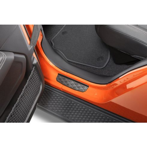 Fekete küszöbléc Jeep Wrangler Gladiator JT 20- Mopar 82215551 Bejárati védőburkolatok fekete színben 20-as Jeep Gladiator JT-hez