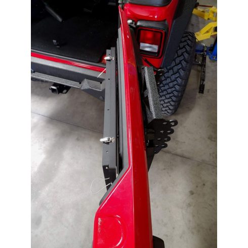 Összecsukható asztal csomagtérajtóhoz fekete Jeep Wrangler JL 18- DV8 Offroad TTJL-01 Összecsukható nyomvonal asztal 18- Jeep Wrangler JL-hez